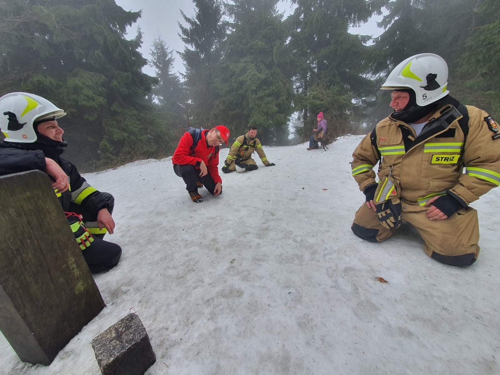 Zdjęcie w galerii na portalu naszraciborz.pl: Strażacy zdobywają szczyty. OSP naszego powiatu walczą z nowotworami wiadomości z regionu