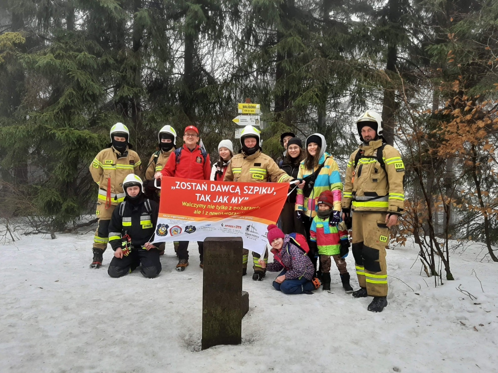 Zdjęcie w galerii na portalu naszraciborz.pl: Strażacy zdobywają szczyty. OSP naszego powiatu walczą z nowotworami wiadomości z regionu