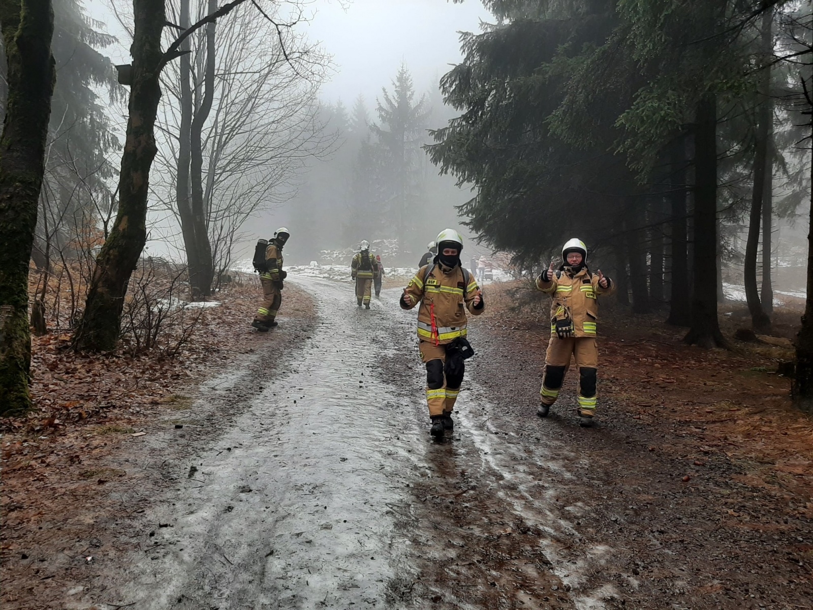 Zdjęcie w galerii na portalu naszraciborz.pl: Strażacy zdobywają szczyty. OSP naszego powiatu walczą z nowotworami wiadomości z regionu