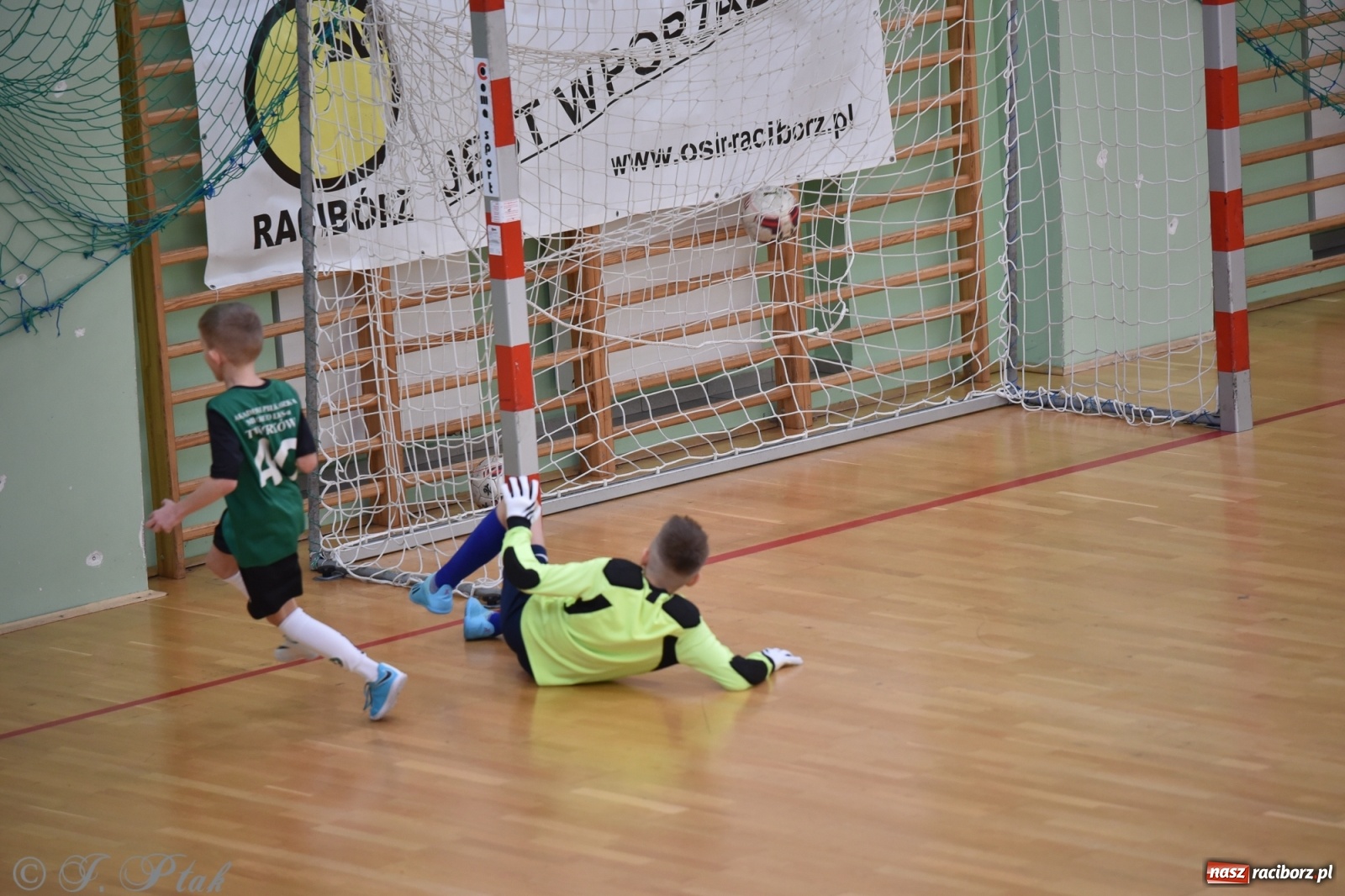 Zdjęcie w galerii na portalu naszraciborz.pl: Młodzi piłkarze z regionu powitali rok na sportowo [FOTO i WIDEO] wiadomości z regionu