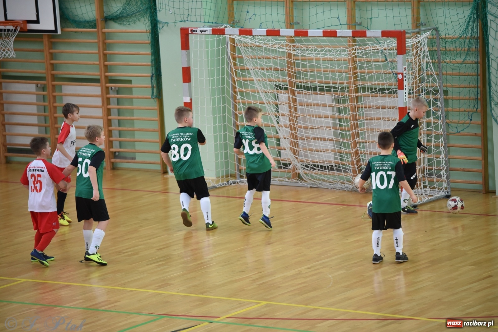 Zdjęcie w galerii na portalu naszraciborz.pl: Młodzi piłkarze z regionu powitali rok na sportowo [FOTO i WIDEO] wiadomości z regionu