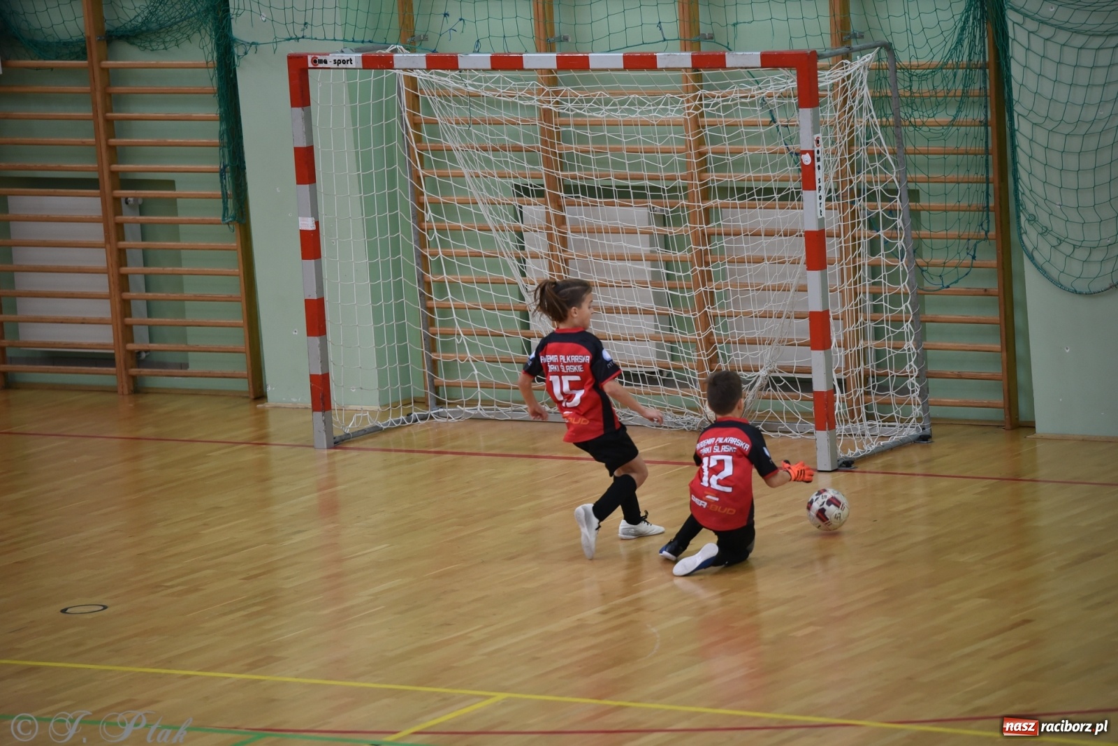 Zdjęcie w galerii na portalu naszraciborz.pl: Młodzi piłkarze z regionu powitali rok na sportowo [FOTO i WIDEO] wiadomości z regionu