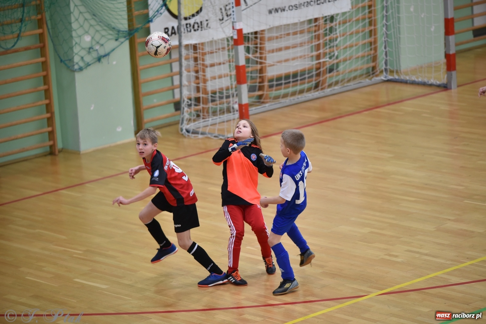 Zdjęcie w galerii na portalu naszraciborz.pl: Młodzi piłkarze z regionu powitali rok na sportowo [FOTO i WIDEO] wiadomości z regionu