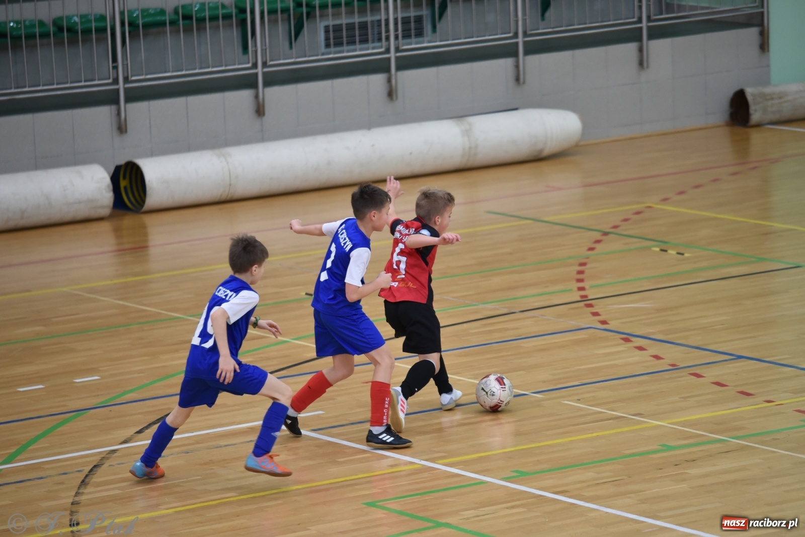 Zdjęcie w galerii na portalu naszraciborz.pl: Młodzi piłkarze z regionu powitali rok na sportowo [FOTO i WIDEO] wiadomości z regionu