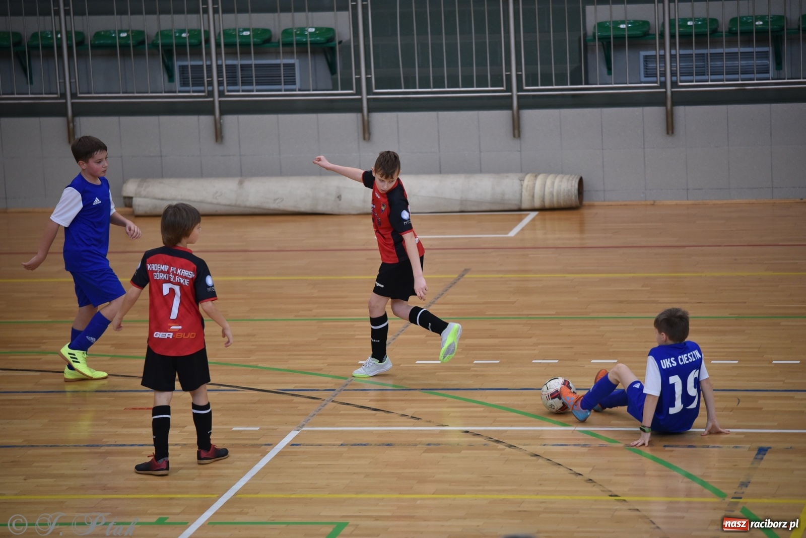 Zdjęcie w galerii na portalu naszraciborz.pl: Młodzi piłkarze z regionu powitali rok na sportowo [FOTO i WIDEO] wiadomości z regionu