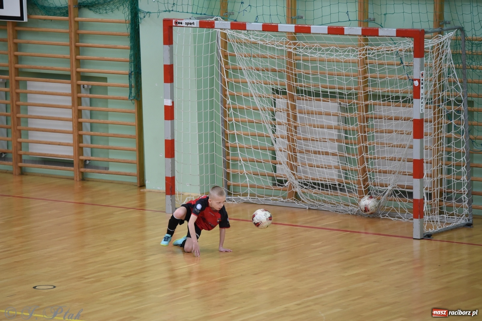 Zdjęcie w galerii na portalu naszraciborz.pl: Młodzi piłkarze z regionu powitali rok na sportowo [FOTO i WIDEO] wiadomości z regionu