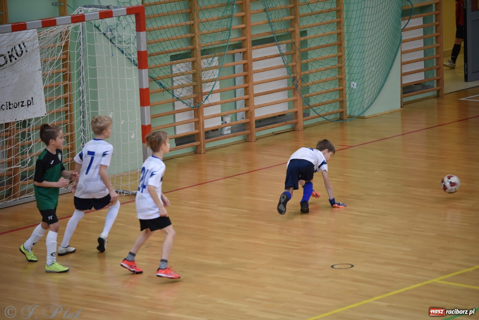 Zdjęcie w galerii na portalu naszraciborz.pl: Młodzi piłkarze z regionu powitali rok na sportowo [FOTO i WIDEO] wiadomości z regionu