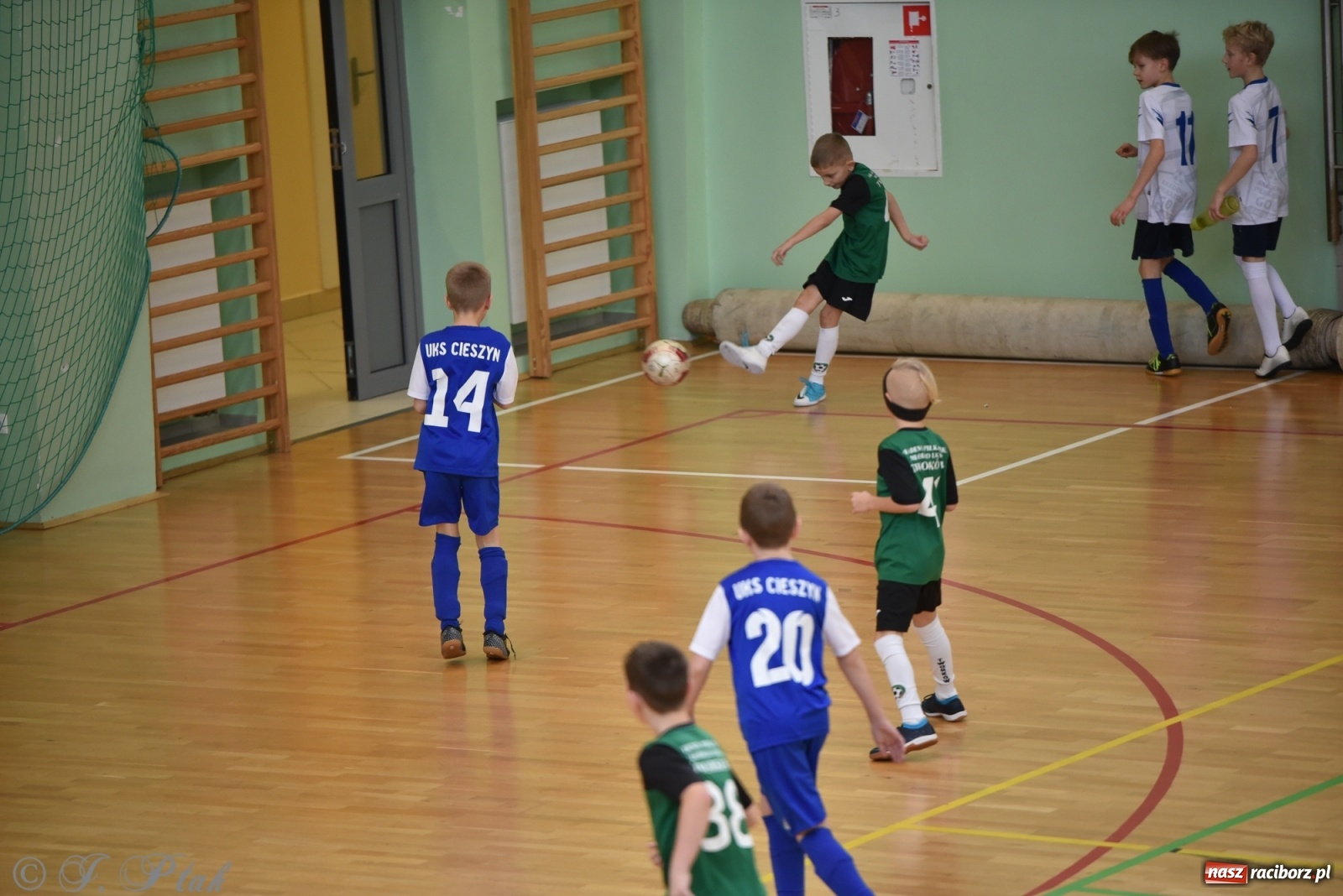 Zdjęcie w galerii na portalu naszraciborz.pl: Młodzi piłkarze z regionu powitali rok na sportowo [FOTO i WIDEO] wiadomości z regionu