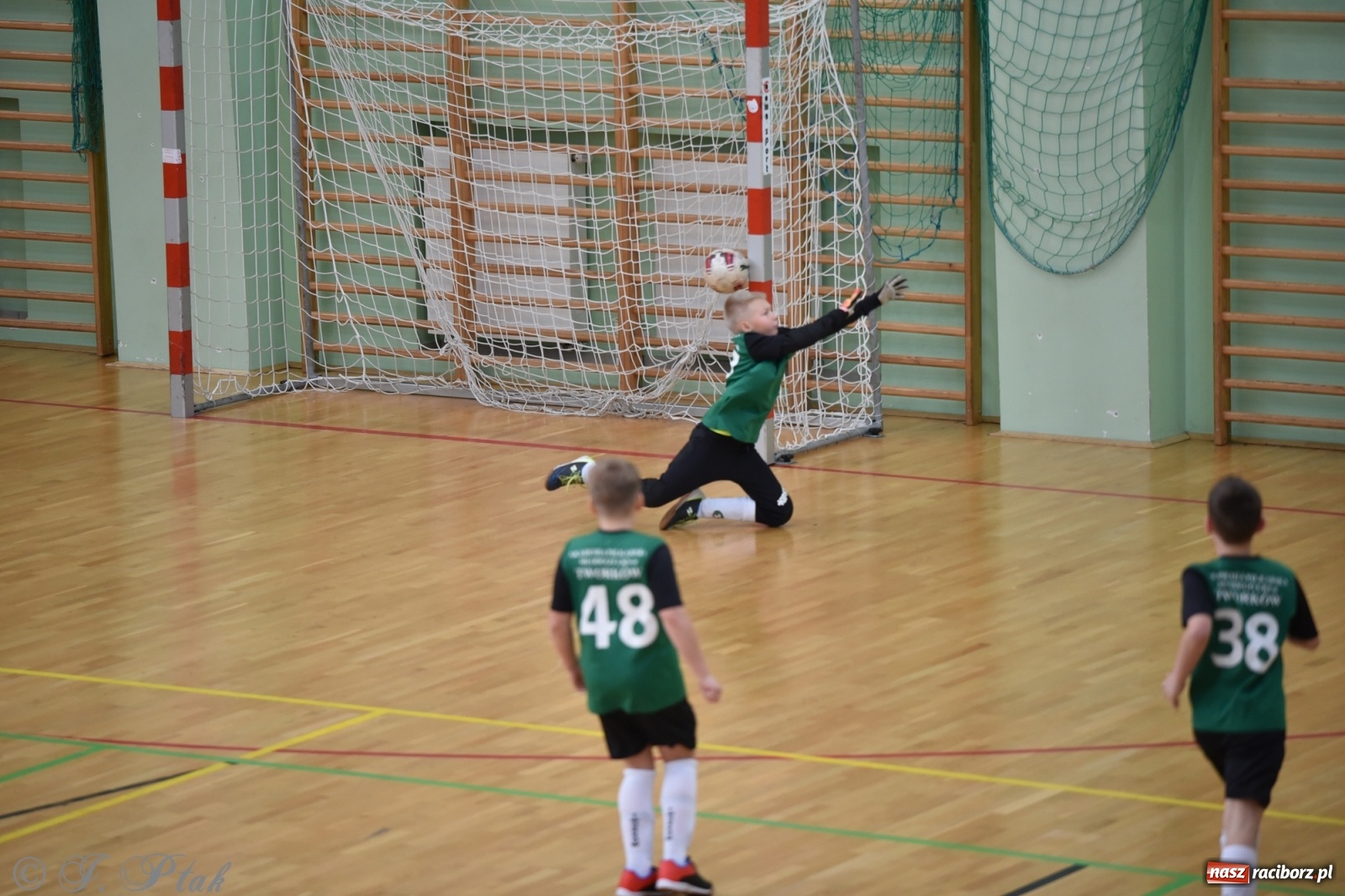 Zdjęcie w galerii na portalu naszraciborz.pl: Młodzi piłkarze z regionu powitali rok na sportowo [FOTO i WIDEO] wiadomości z regionu