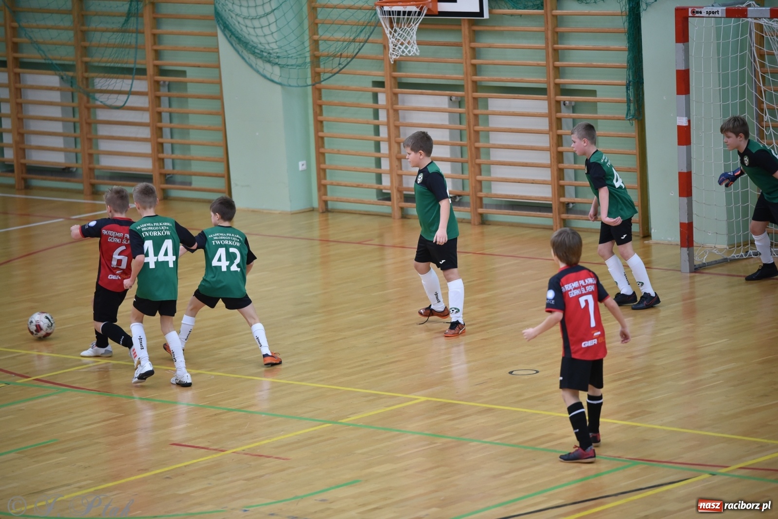 Zdjęcie w galerii na portalu naszraciborz.pl: Młodzi piłkarze z regionu powitali rok na sportowo [FOTO i WIDEO] wiadomości z regionu