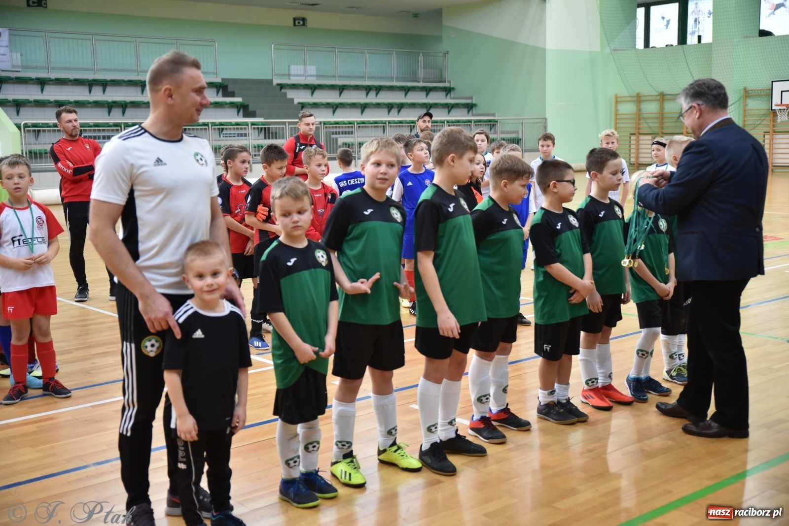 Zdjęcie w galerii na portalu naszraciborz.pl: Młodzi piłkarze z regionu powitali rok na sportowo [FOTO i WIDEO] wiadomości z regionu