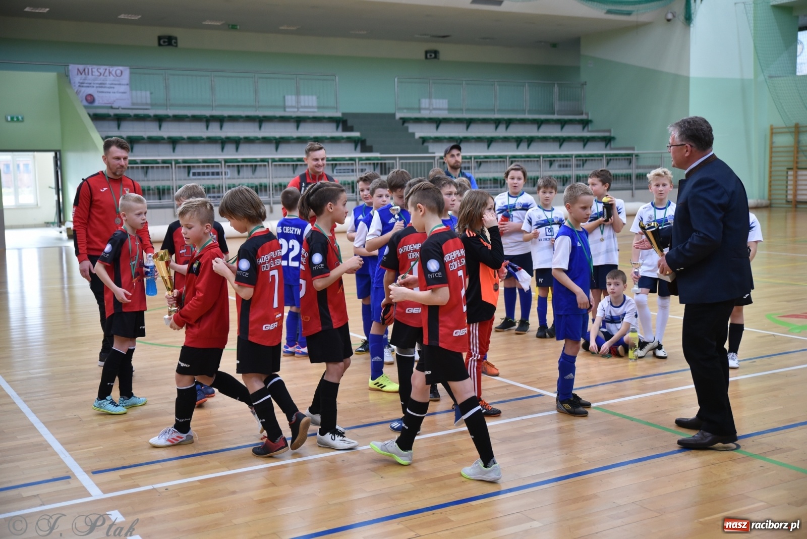 Zdjęcie w galerii na portalu naszraciborz.pl: Młodzi piłkarze z regionu powitali rok na sportowo [FOTO i WIDEO] wiadomości z regionu