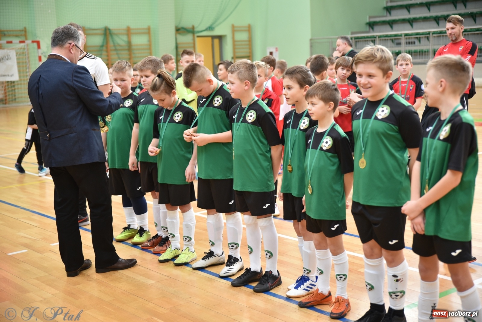 Zdjęcie w galerii na portalu naszraciborz.pl: Młodzi piłkarze z regionu powitali rok na sportowo [FOTO i WIDEO] wiadomości z regionu