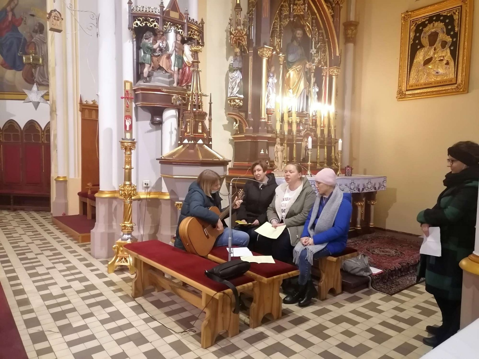 Zdjęcie w galerii na portalu naszraciborz.pl: Rekolekcje i jasełka w Zespole Szkół Specjalnych [FOTO] wiadomości z regionu