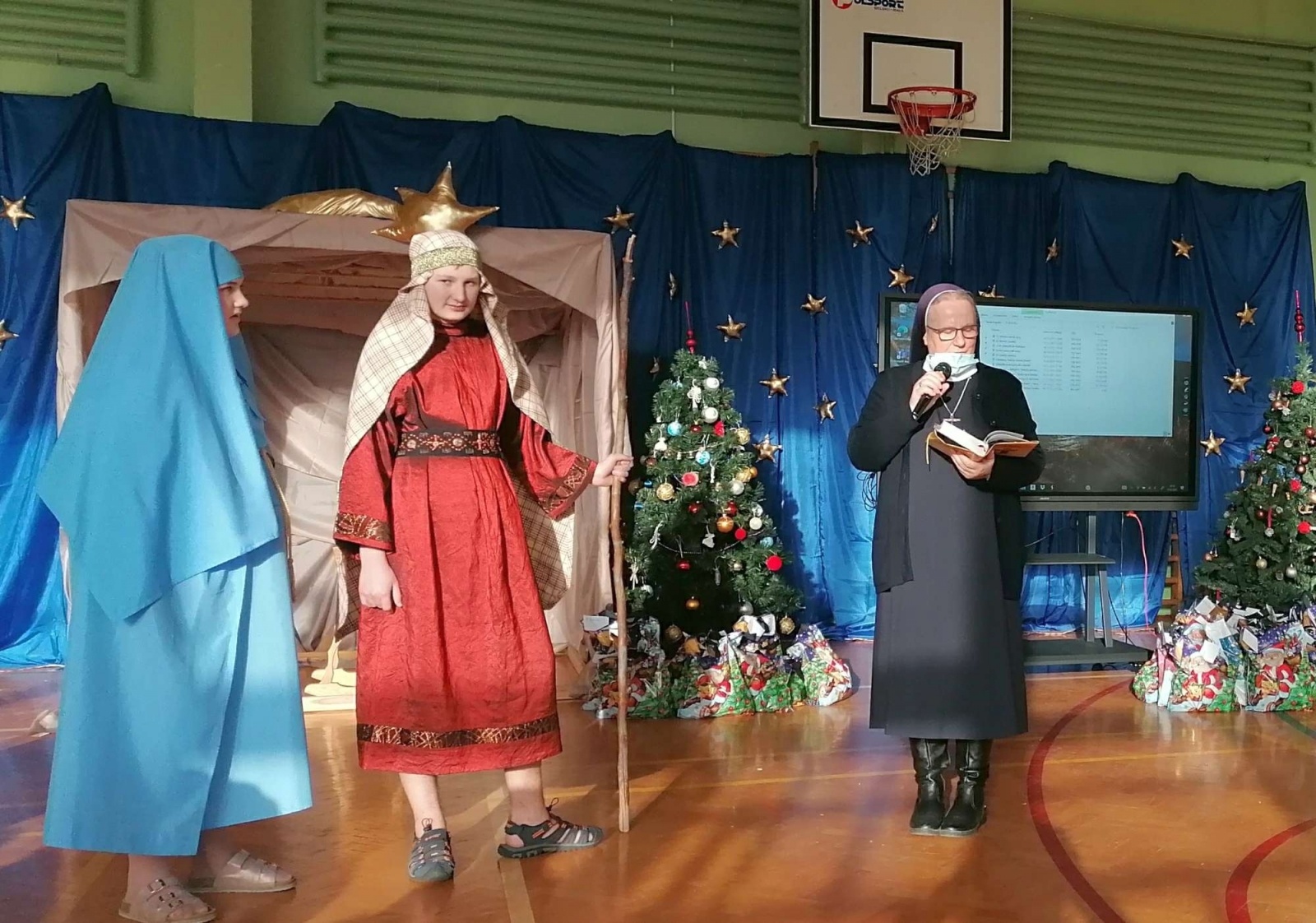 Zdjęcie w galerii na portalu naszraciborz.pl: Rekolekcje i jasełka w Zespole Szkół Specjalnych [FOTO] wiadomości z regionu