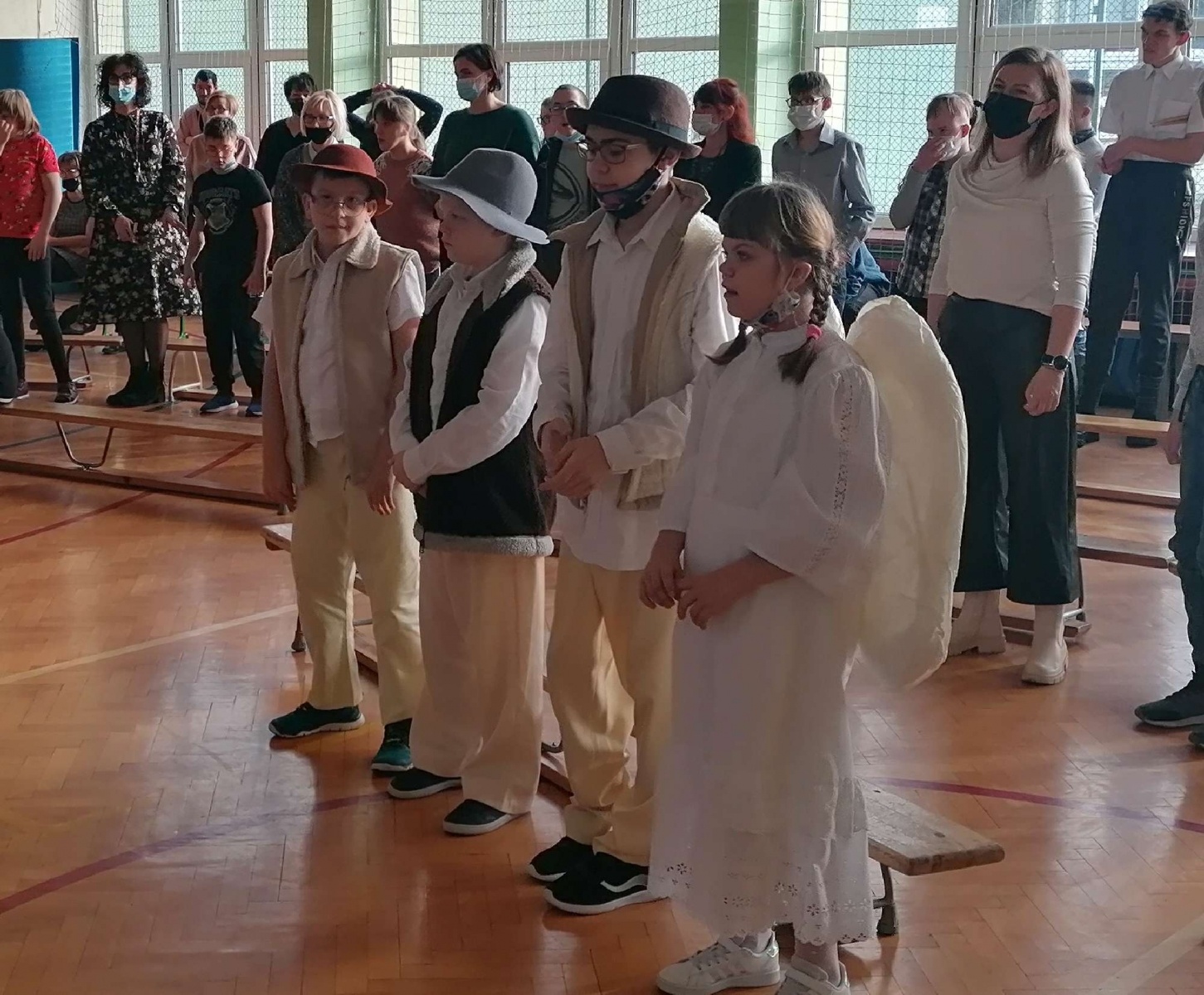 Zdjęcie w galerii na portalu naszraciborz.pl: Rekolekcje i jasełka w Zespole Szkół Specjalnych [FOTO] wiadomości z regionu