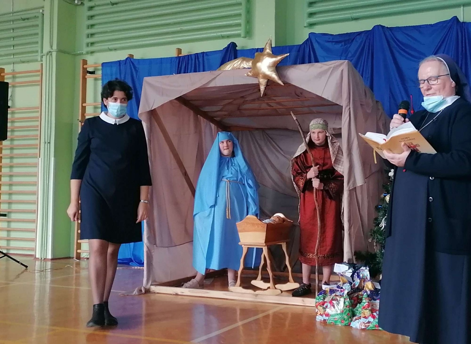 Zdjęcie w galerii na portalu naszraciborz.pl: Rekolekcje i jasełka w Zespole Szkół Specjalnych [FOTO] wiadomości z regionu