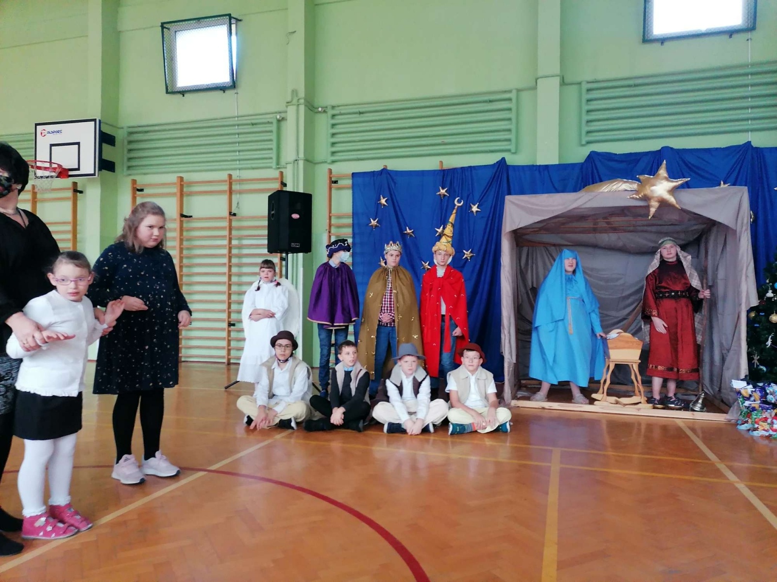Zdjęcie w galerii na portalu naszraciborz.pl: Rekolekcje i jasełka w Zespole Szkół Specjalnych [FOTO] wiadomości z regionu