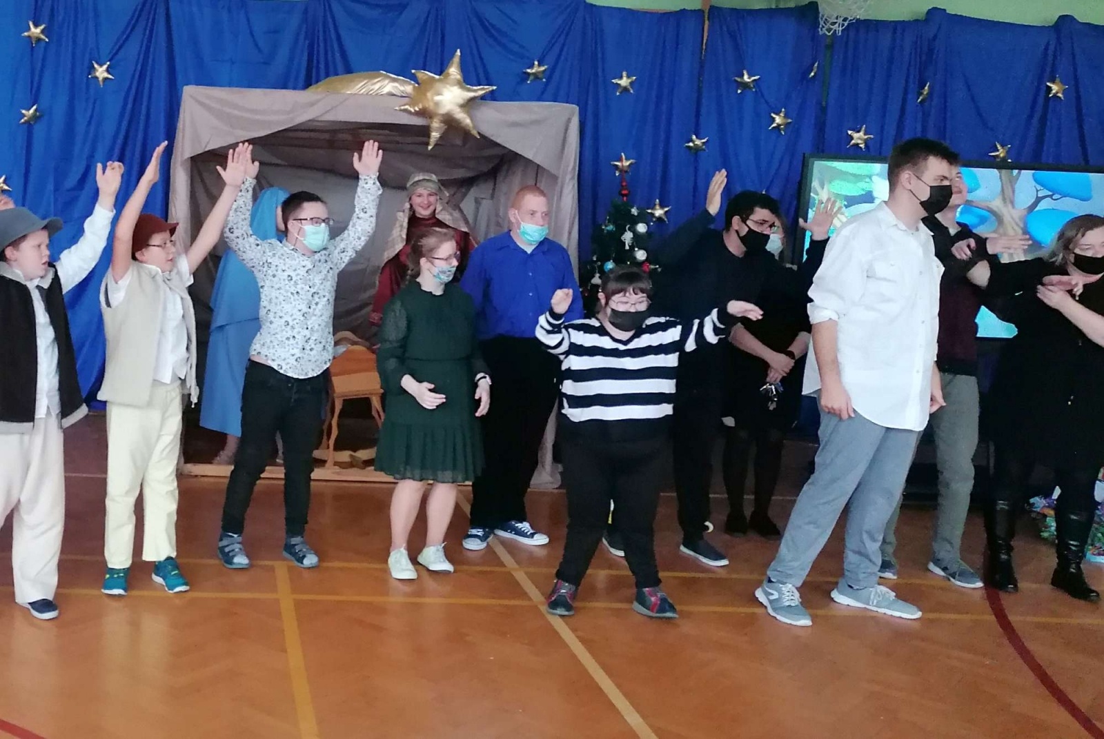 Zdjęcie w galerii na portalu naszraciborz.pl: Rekolekcje i jasełka w Zespole Szkół Specjalnych [FOTO] wiadomości z regionu