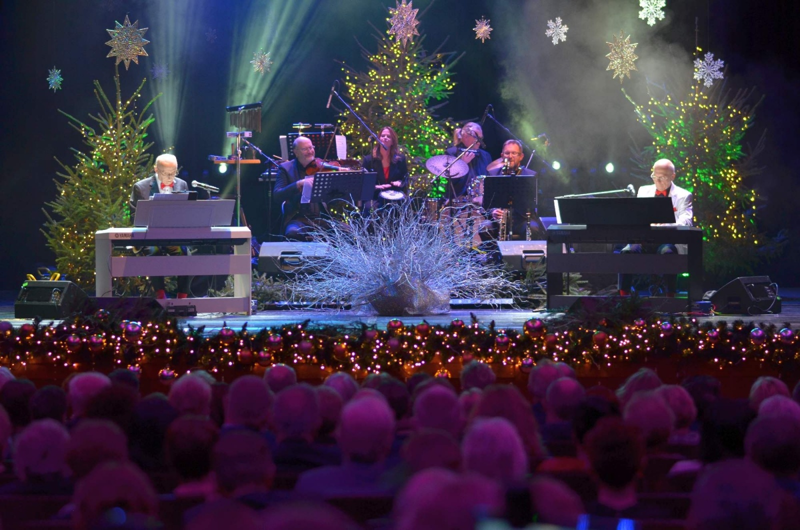 Zdjęcie w galerii na portalu naszraciborz.pl: Muzyka magicznej nocy. Tak w RCK-u witano nowy rok wiadomości z regionu