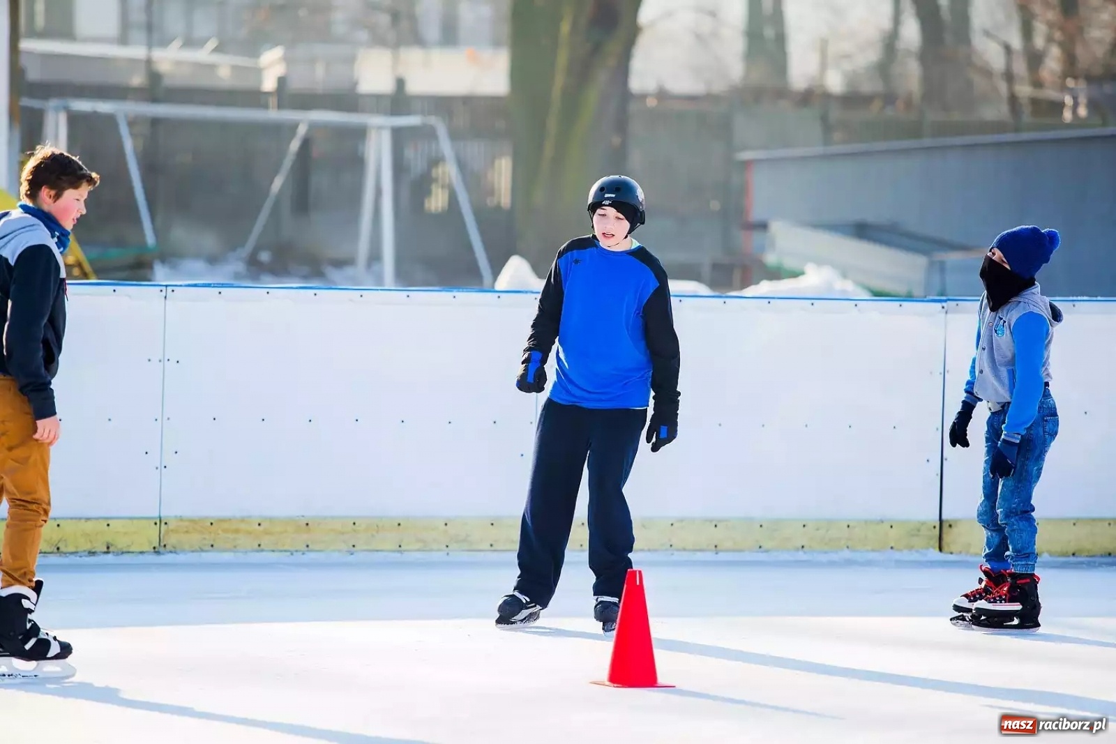 Zdjęcie w galerii na portalu naszraciborz.pl: Padła propozycja, by uruchomić na powrót lodowisko Piastor na Ostrogu wiadomości z regionu