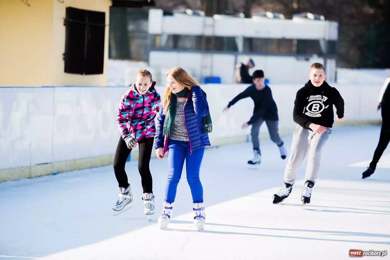 Zdjęcie w galerii na portalu naszraciborz.pl: Padła propozycja, by uruchomić na powrót lodowisko Piastor na Ostrogu wiadomości z regionu