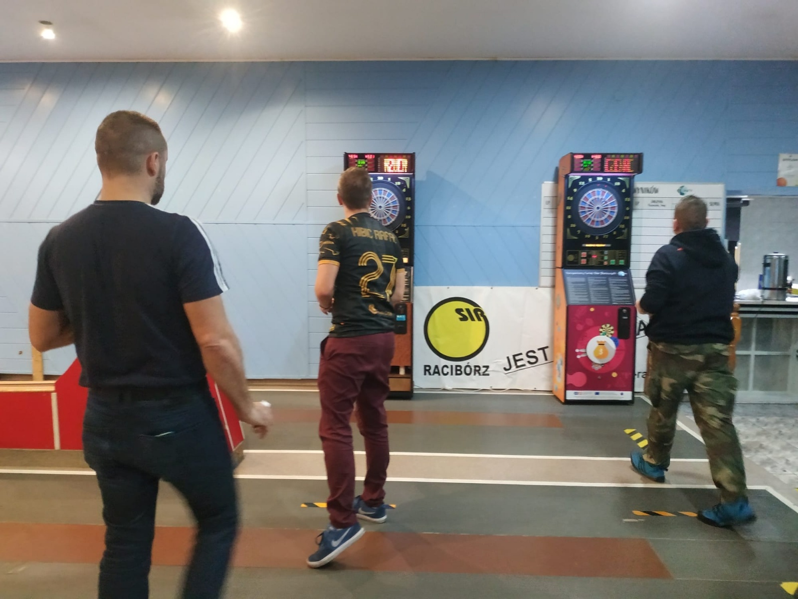 Zdjęcie w galerii na portalu naszraciborz.pl: Noworoczny turniej darta na start cyklu Grand Prix [FOTO] wiadomości z regionu