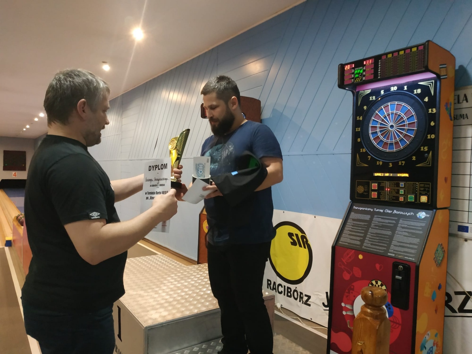 Zdjęcie w galerii na portalu naszraciborz.pl: Noworoczny turniej darta na start cyklu Grand Prix [FOTO] wiadomości z regionu