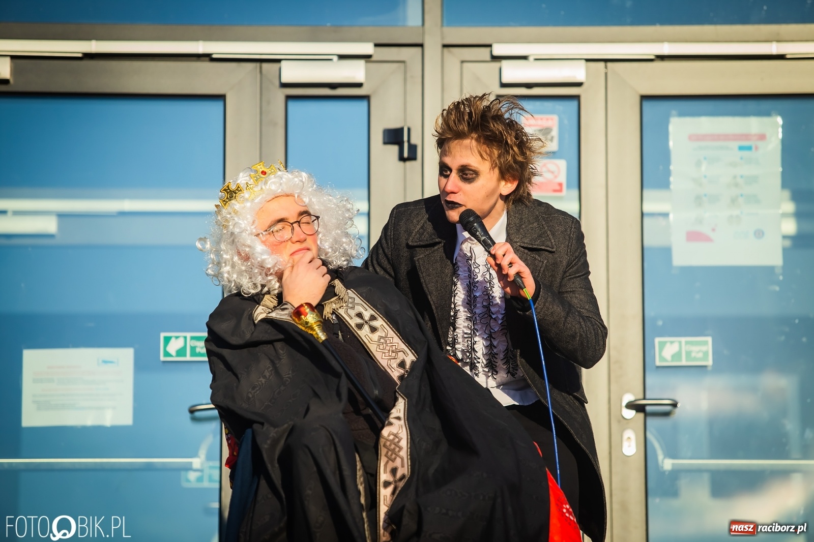 Zdjęcie w galerii na portalu naszraciborz.pl: Raciborski Orszak Trzech Króli - dwie scenki i setki wiernych [WIDEO] wiadomości z regionu