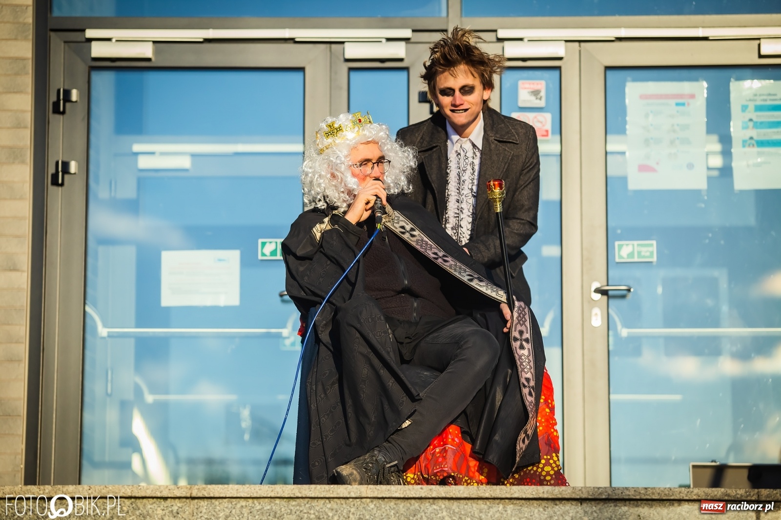 Zdjęcie w galerii na portalu naszraciborz.pl: Raciborski Orszak Trzech Króli - dwie scenki i setki wiernych [WIDEO] wiadomości z regionu