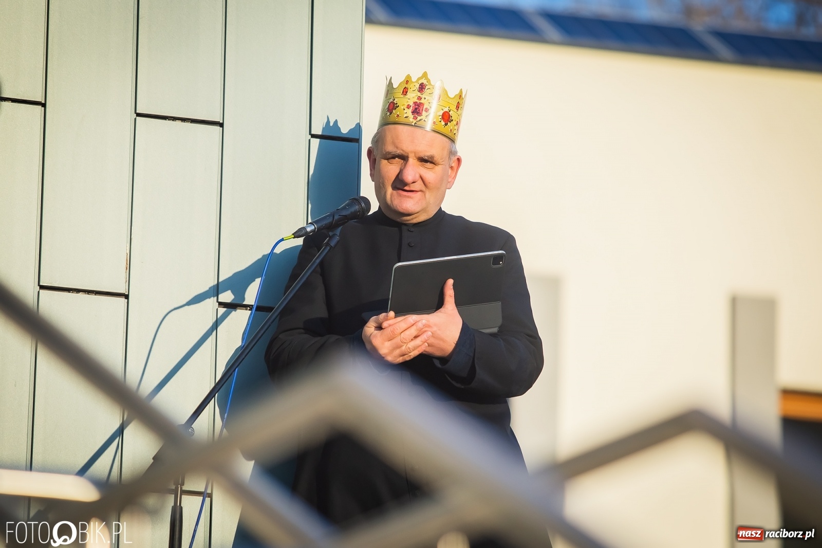 Zdjęcie w galerii na portalu naszraciborz.pl: Raciborski Orszak Trzech Króli - dwie scenki i setki wiernych [WIDEO] wiadomości z regionu