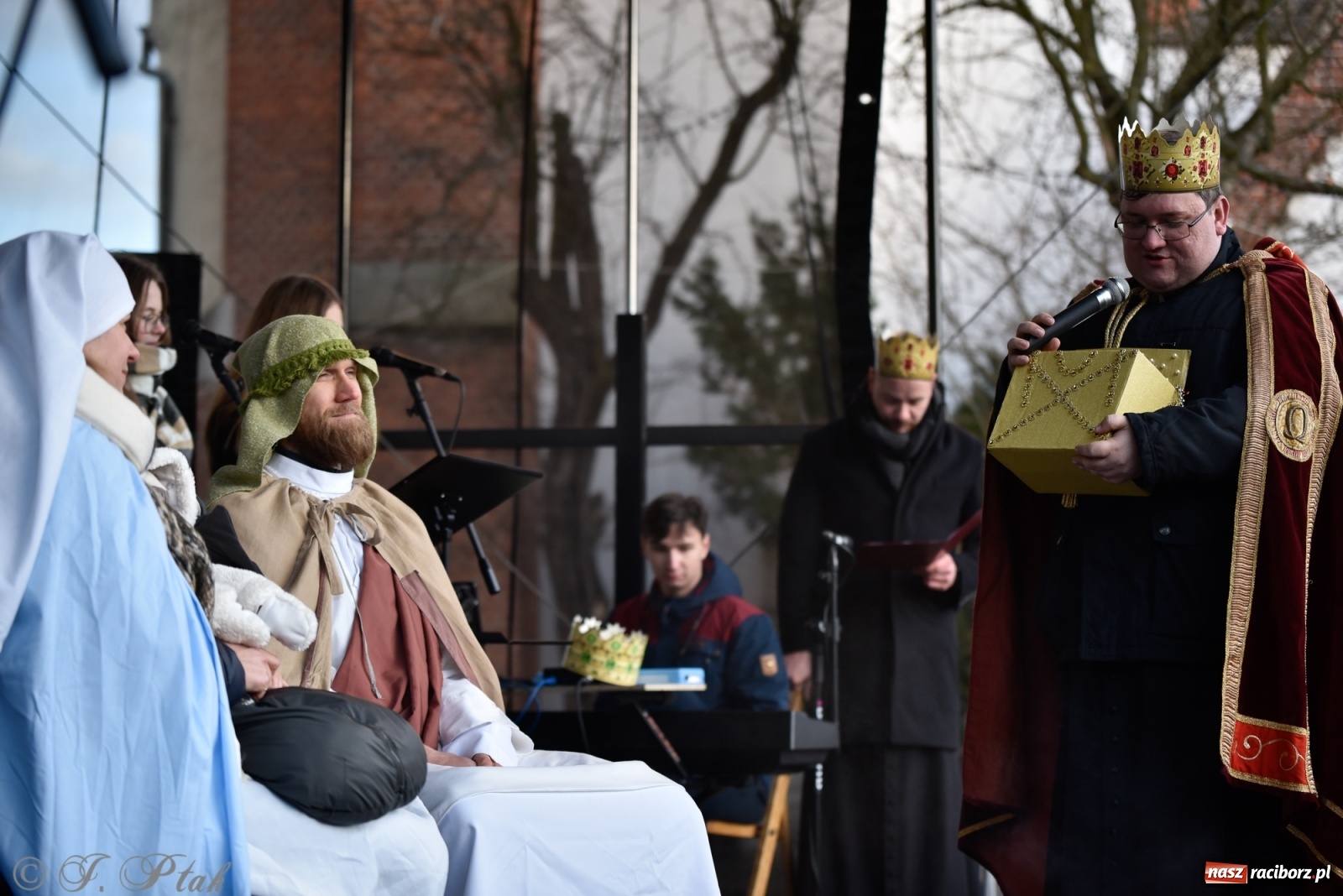 Zdjęcie w galerii na portalu naszraciborz.pl: Objawienie Pańskie, czyli radosne świętowanie w Raciborzu [FOTO] wiadomości z regionu