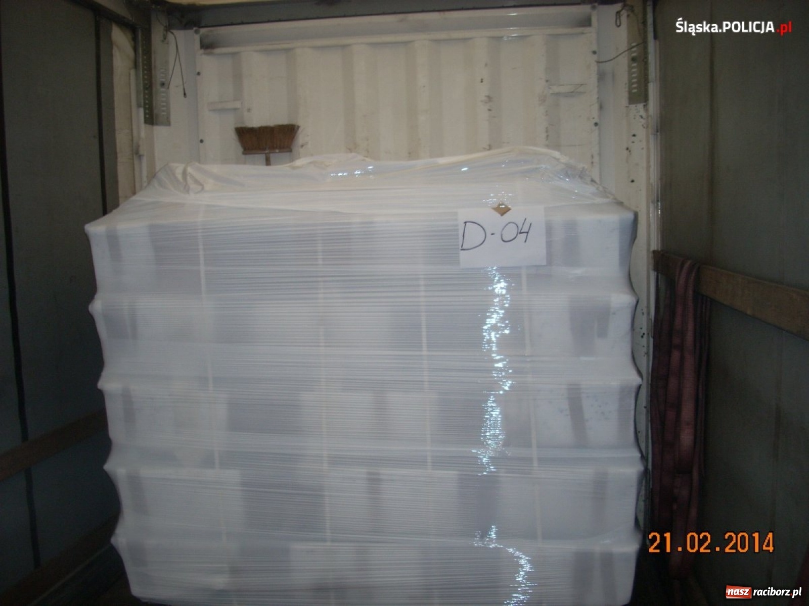 Zdjęcie w galerii na portalu naszraciborz.pl: Trumny krążyły pomiędzy Polską a Czechami. Szajka wyłudziła tak ponad 600 tys. zł VAT-u wiadomości z regionu