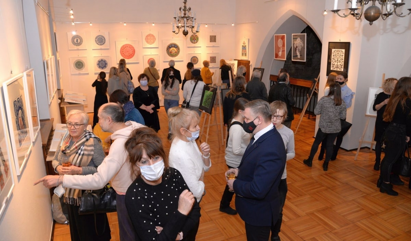 Zdjęcie w galerii na portalu naszraciborz.pl: Podróże wycinanek zawitały do Raciborza wiadomości z regionu