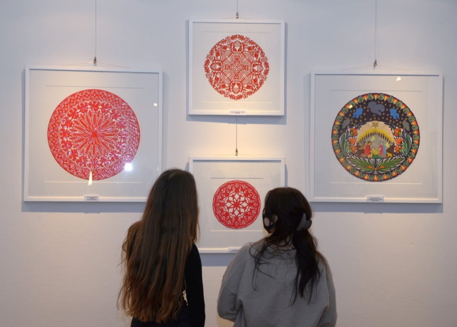 Zdjęcie w galerii na portalu naszraciborz.pl: Podróże wycinanek zawitały do Raciborza wiadomości z regionu