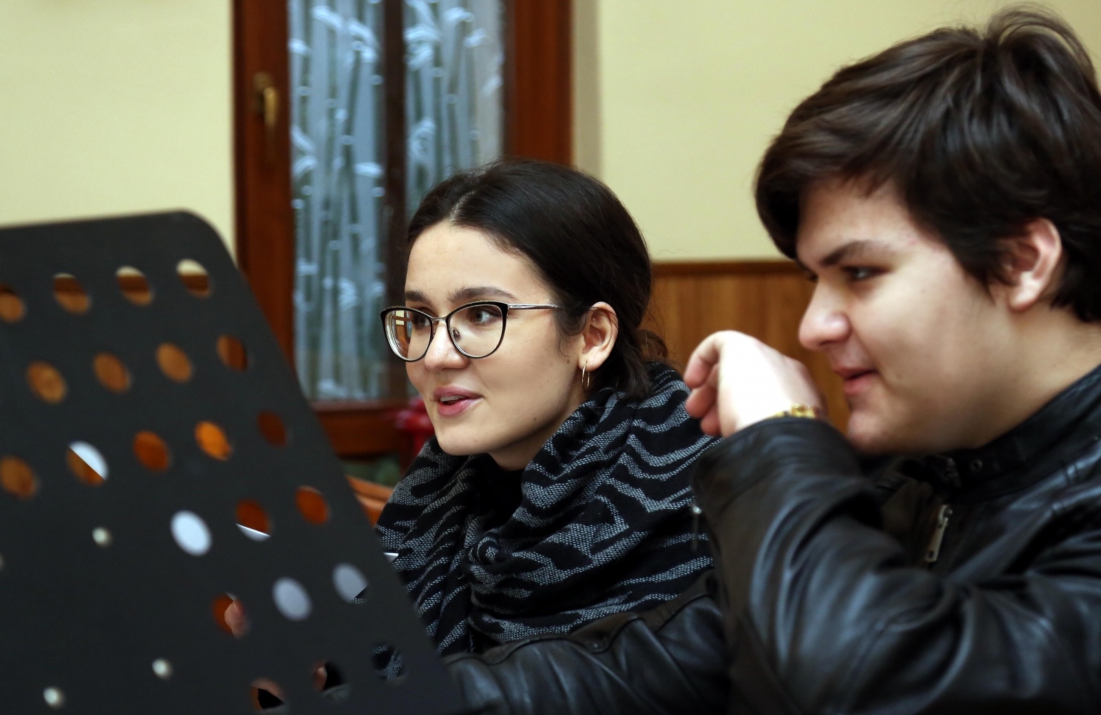 Zdjęcie w galerii na portalu naszraciborz.pl: Ciepła impreza w środku zimy. Motocyklowe kolędowanie przy żłóbku w Oborze wiadomości z regionu