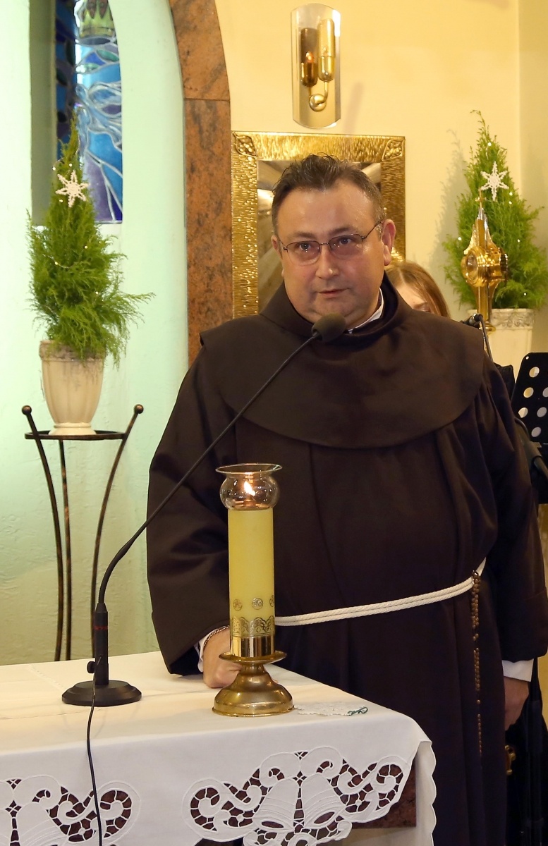 Zdjęcie w galerii na portalu naszraciborz.pl: Ciepła impreza w środku zimy. Motocyklowe kolędowanie przy żłóbku w Oborze wiadomości z regionu