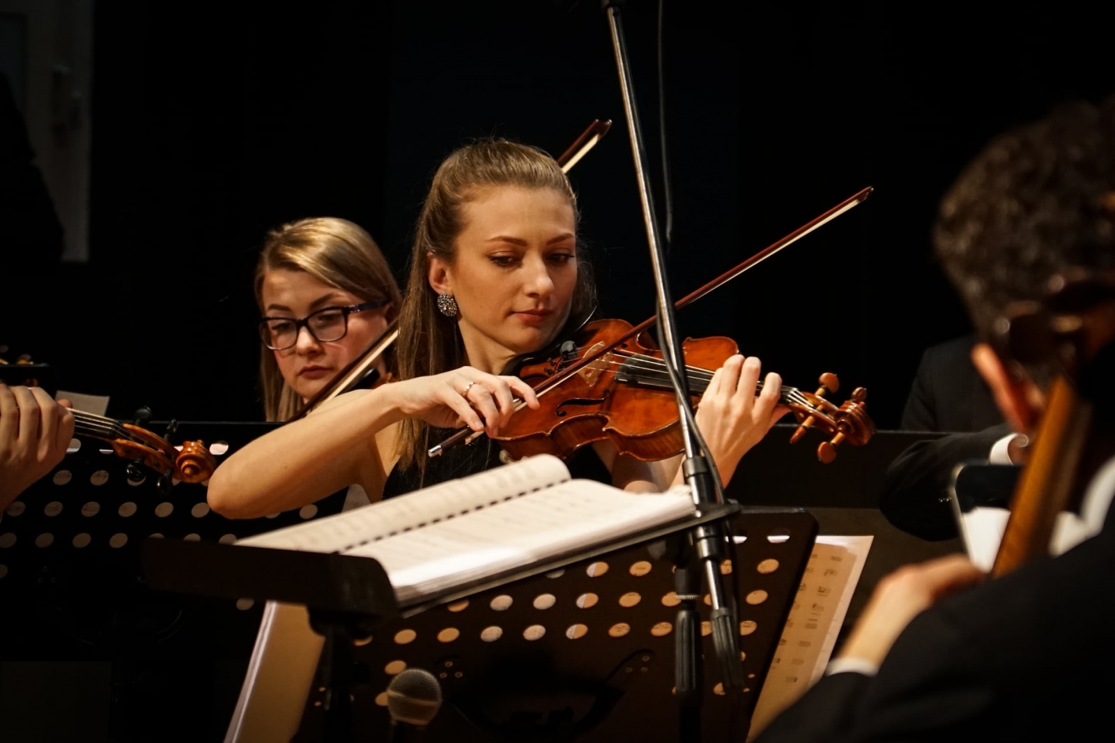Zdjęcie w galerii na portalu naszraciborz.pl: Kuźnia Kultury świętuje 40-lecie. Niezwykły koncert na początek jubileuszu wiadomości z regionu