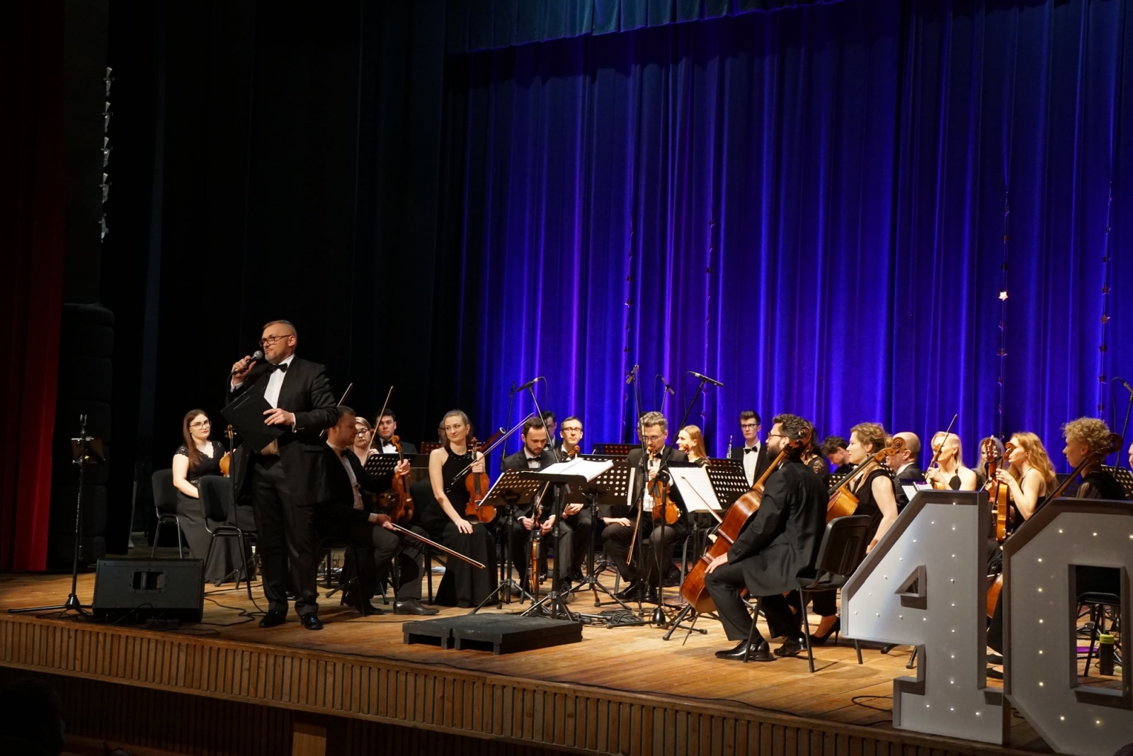 Zdjęcie w galerii na portalu naszraciborz.pl: Kuźnia Kultury świętuje 40-lecie. Niezwykły koncert na początek jubileuszu wiadomości z regionu