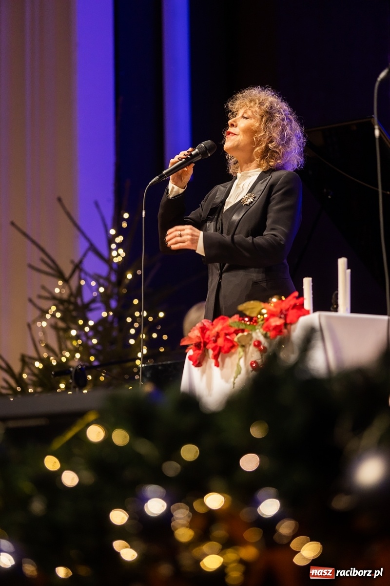 Zdjęcie w galerii na portalu naszraciborz.pl: Koncert świąteczny Gwiazdo świeć, kolędo leć w RCK wiadomości z regionu