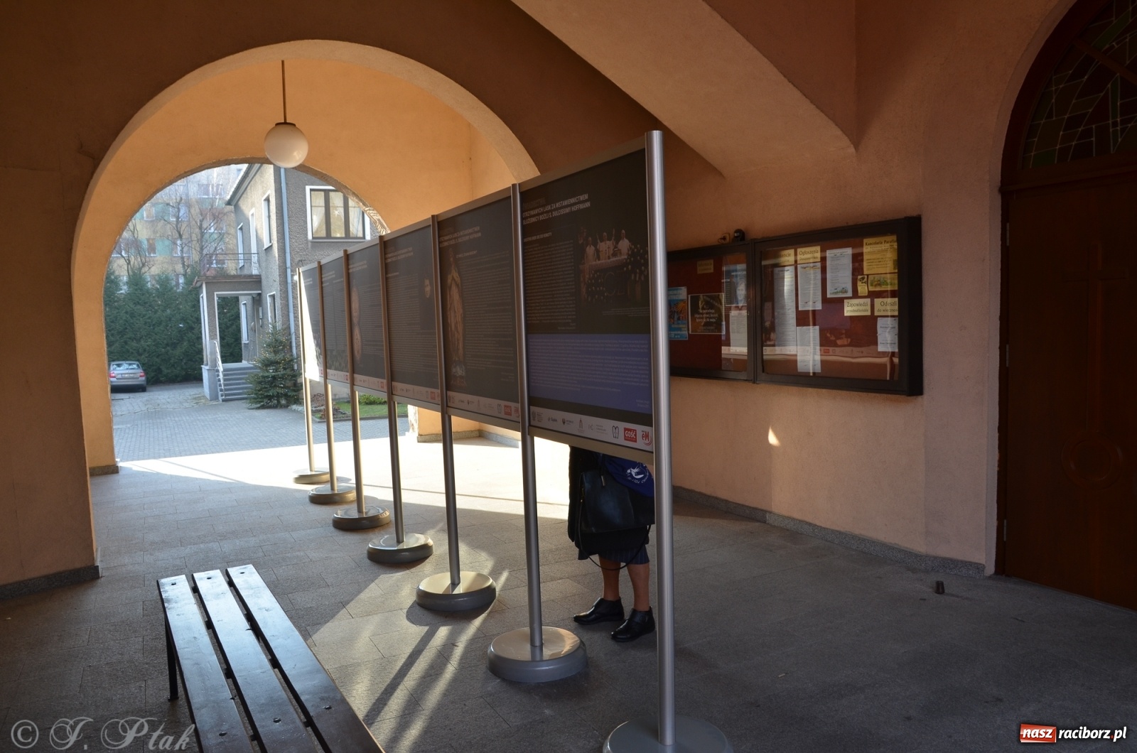 Zdjęcie w galerii na portalu naszraciborz.pl: Wystawa o Słudze Bożej w raciborskich parafiach wiadomości z regionu