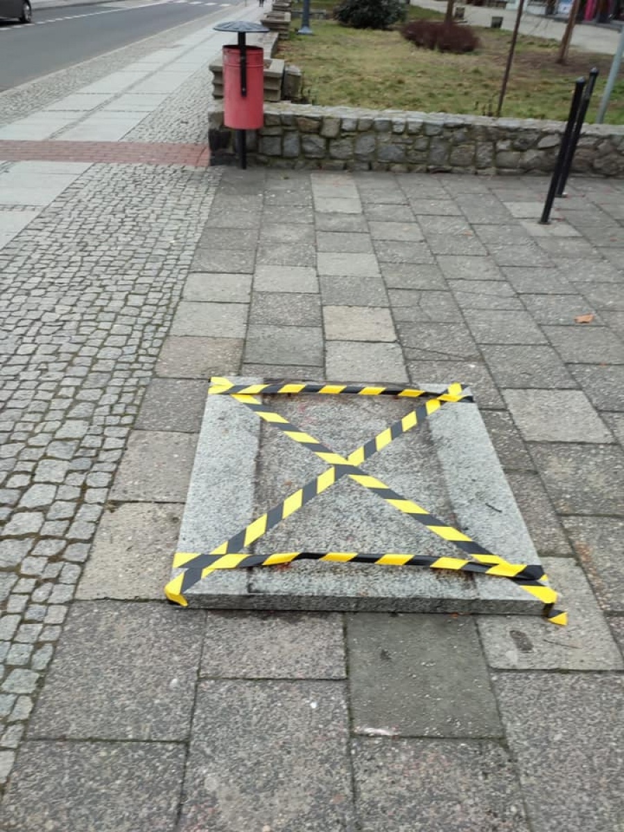 Zdjęcie w galerii na portalu naszraciborz.pl: Serce z ulicy Nowej trafiło do naprawy. Padło ofiarą wandali wiadomości z regionu
