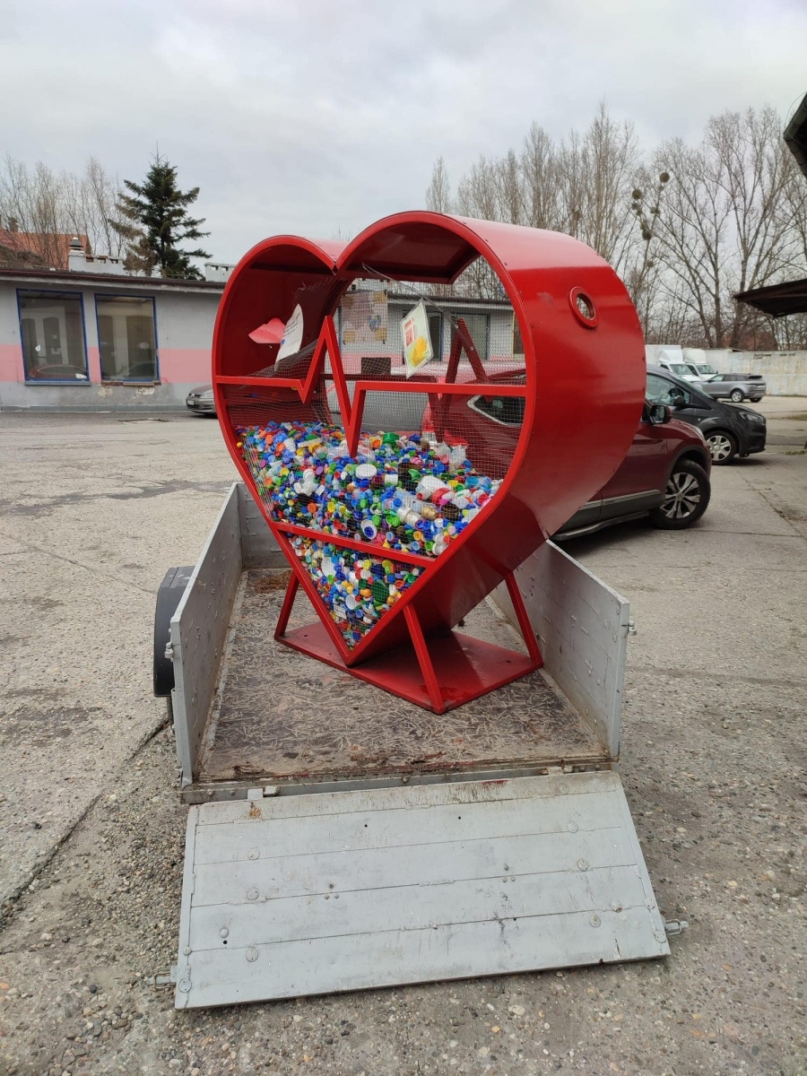 Zdjęcie w galerii na portalu naszraciborz.pl: Serce z ulicy Nowej trafiło do naprawy. Padło ofiarą wandali wiadomości z regionu