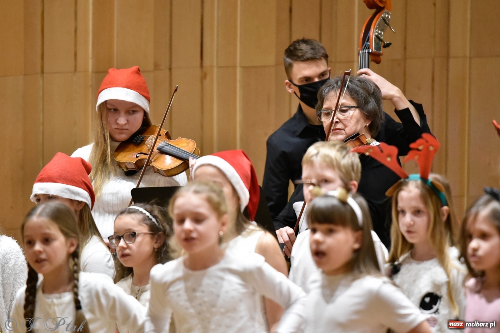 Zdjęcie w galerii na portalu naszraciborz.pl: Koncert świąteczny w raciborskiej szkole muzycznej [FOTO i WIDEO] wiadomości z regionu