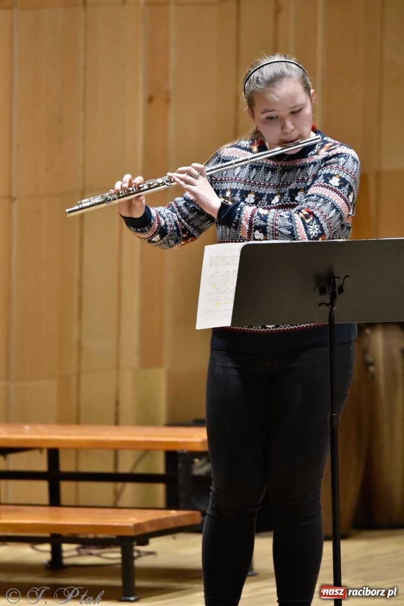 Zdjęcie w galerii na portalu naszraciborz.pl: Koncert świąteczny w raciborskiej szkole muzycznej [FOTO i WIDEO] wiadomości z regionu