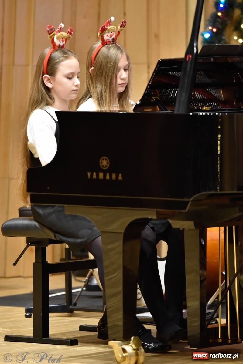 Zdjęcie w galerii na portalu naszraciborz.pl: Koncert świąteczny w raciborskiej szkole muzycznej [FOTO i WIDEO] wiadomości z regionu
