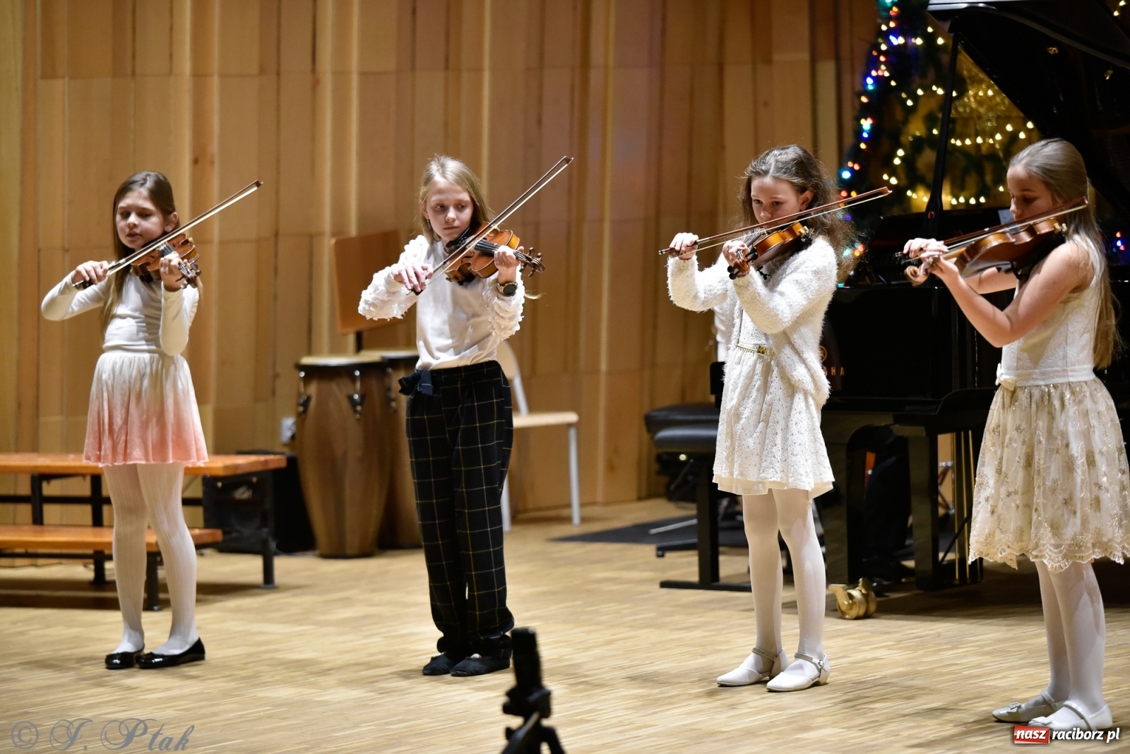Zdjęcie w galerii na portalu naszraciborz.pl: Koncert świąteczny w raciborskiej szkole muzycznej [FOTO i WIDEO] wiadomości z regionu