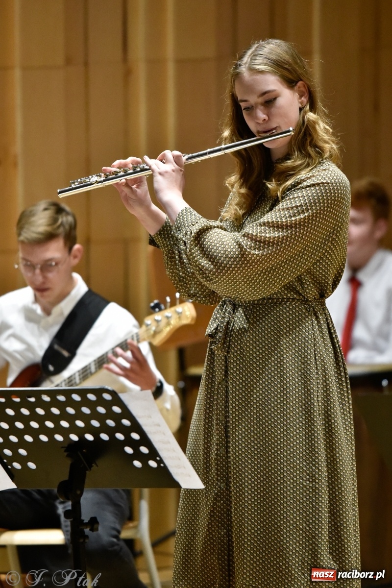 Zdjęcie w galerii na portalu naszraciborz.pl: Koncert świąteczny w raciborskiej szkole muzycznej [FOTO i WIDEO] wiadomości z regionu