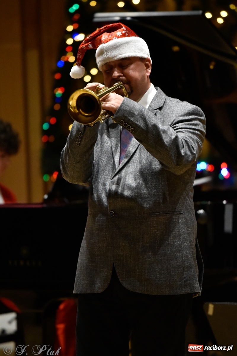 Zdjęcie w galerii na portalu naszraciborz.pl: Koncert świąteczny w raciborskiej szkole muzycznej [FOTO i WIDEO] wiadomości z regionu