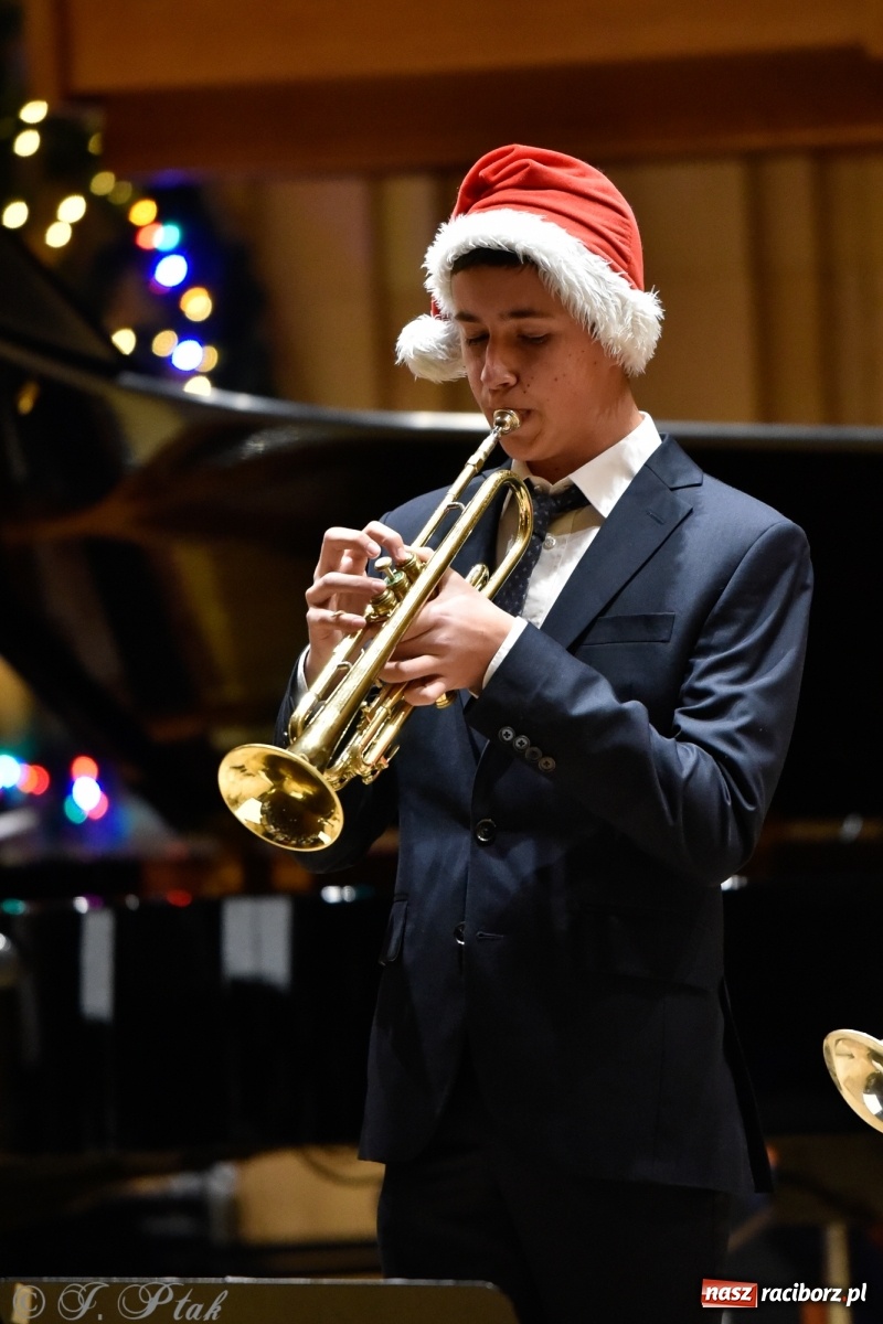 Zdjęcie w galerii na portalu naszraciborz.pl: Koncert świąteczny w raciborskiej szkole muzycznej [FOTO i WIDEO] wiadomości z regionu